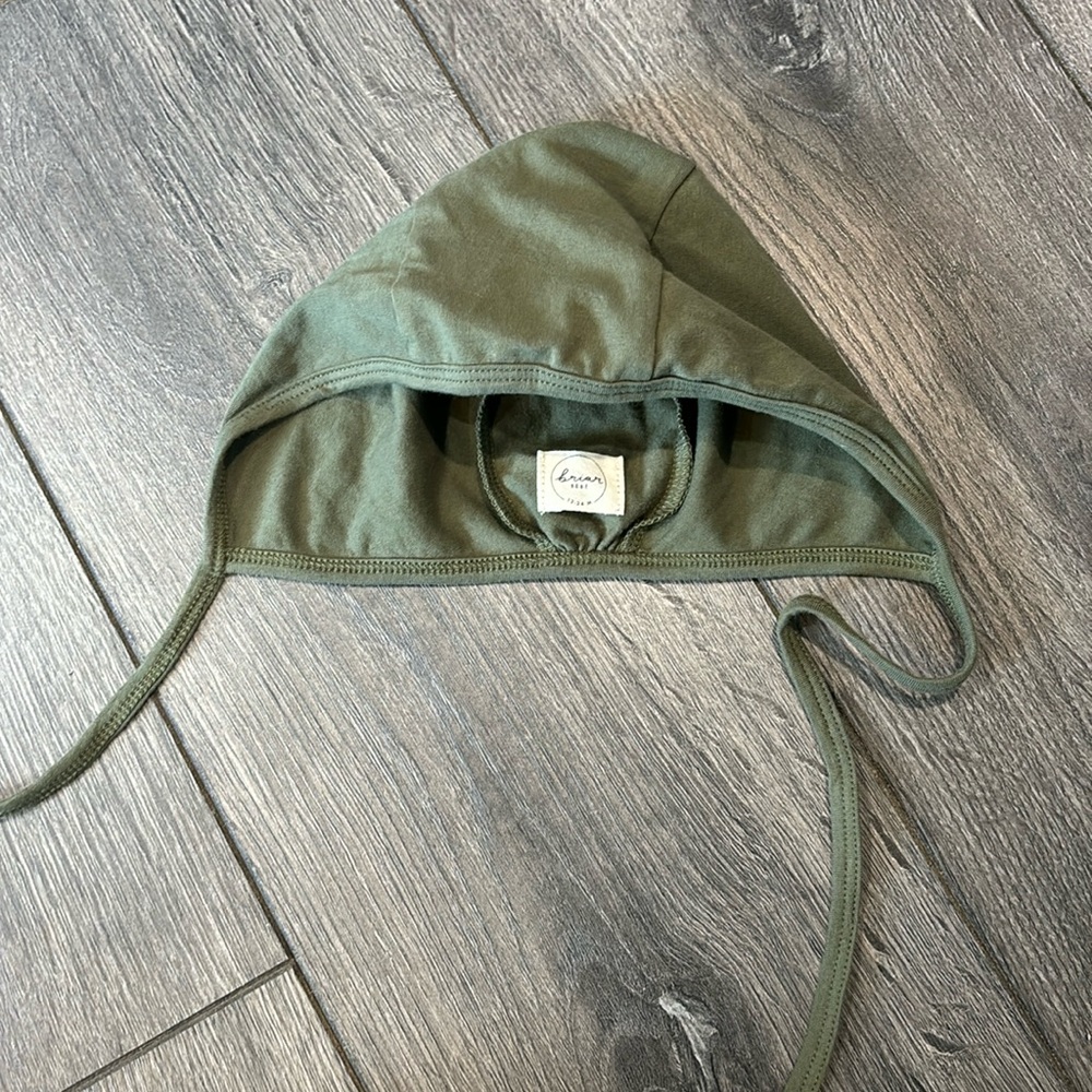 Baby bonnet size 12-24m